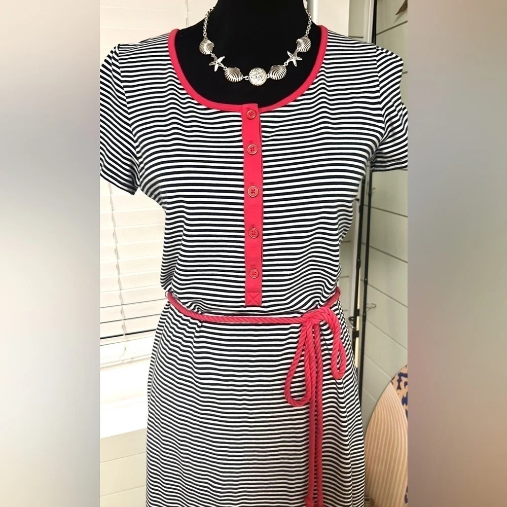 ⭐️Lands’ End, Women's Stripe Knit Henley T-shirt Dress,Navy/Pink,Belted, EUC,6-8